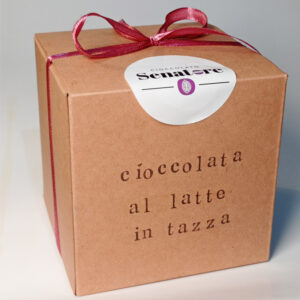 Cioccolata al latte in tazza