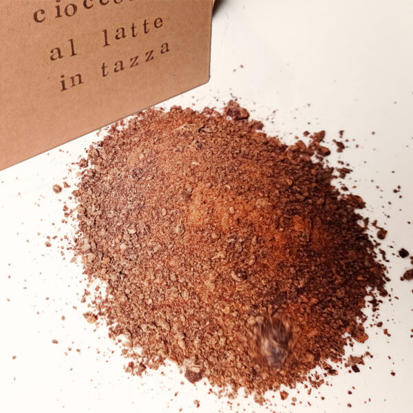 Cioccolata al latte in tazza