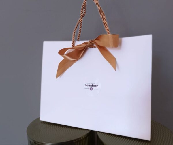 SHOPPER  LUXURY